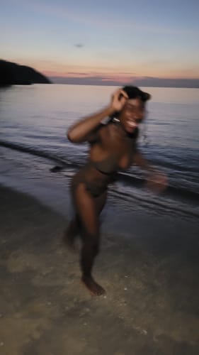 Customer photo review of Brazil Top - Chestnut Brown