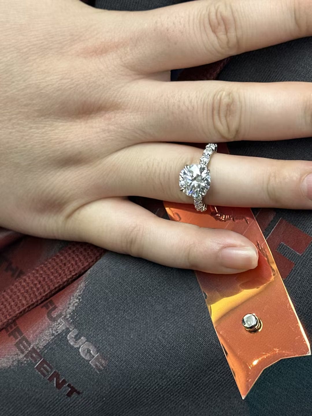 Customer photo review of S925 Moissanite 2.0~4.0 Carat Round Cut Engagement Ring For Everyday Wear