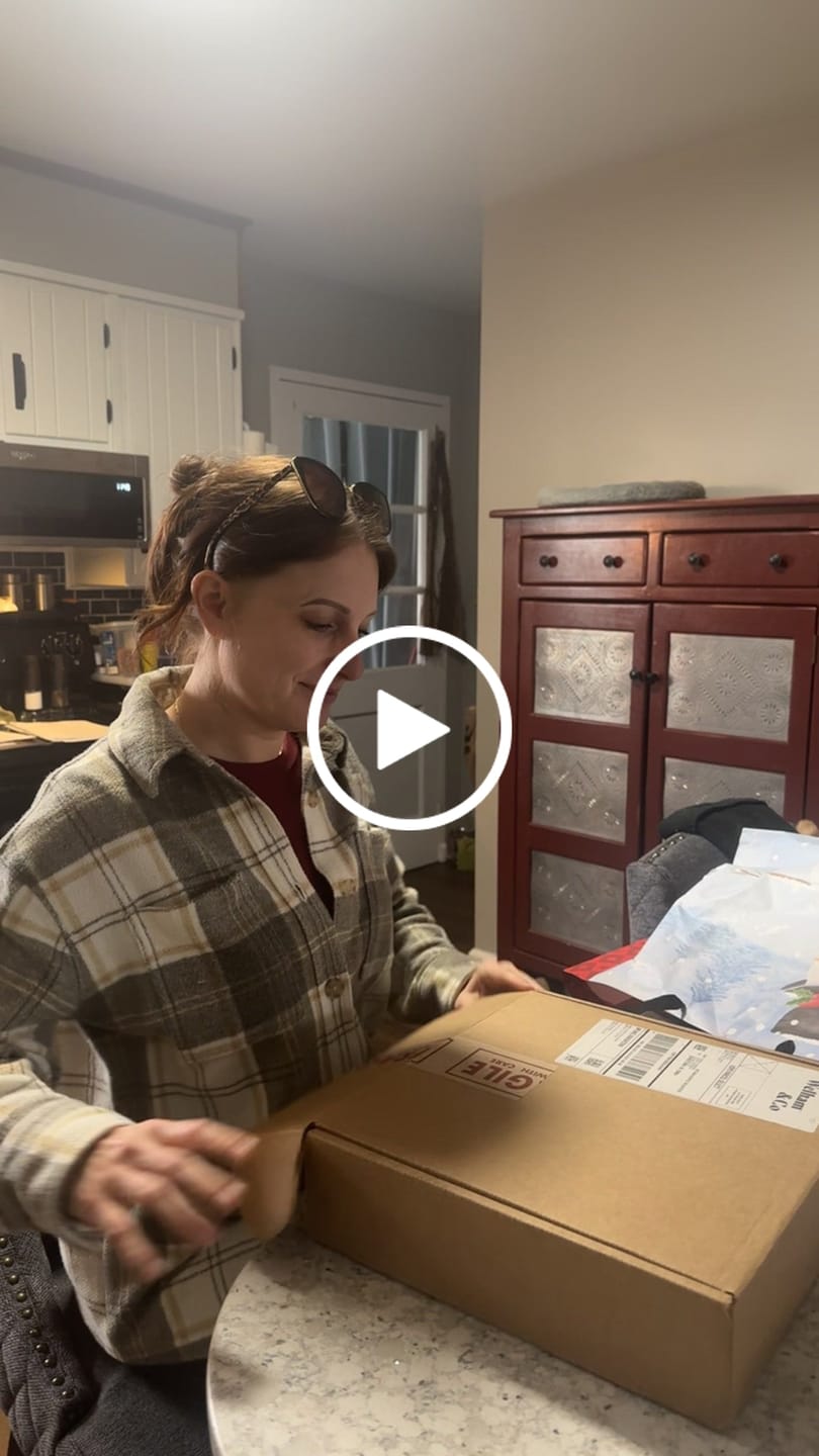 Customer video review of Custom House Portrait