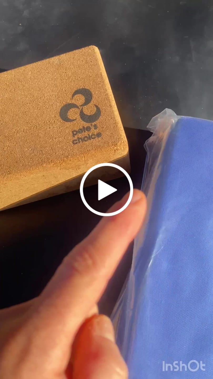 Customer video review of The Yoga Pillow in Blue Lagoon