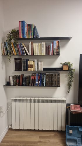 Customer photo review of מדף ספרים