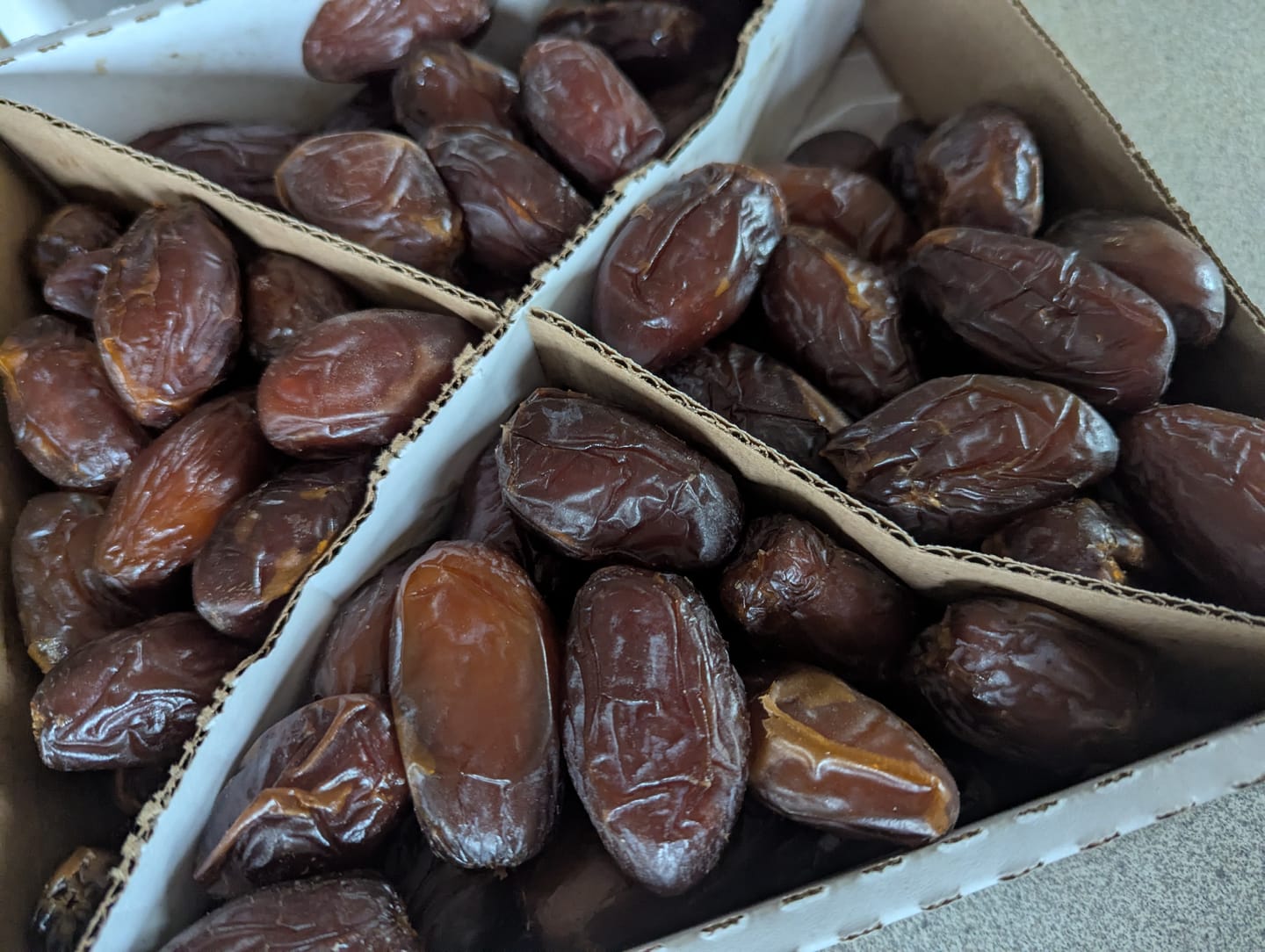 Customer photo review of Organic Rutab Medjool Dates Box