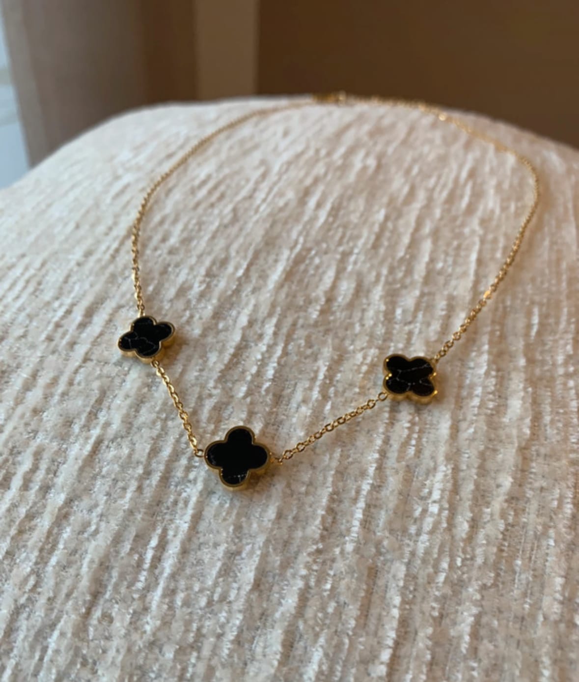 Customer photo review of Clover Marmor Kette | 18K vergoldet