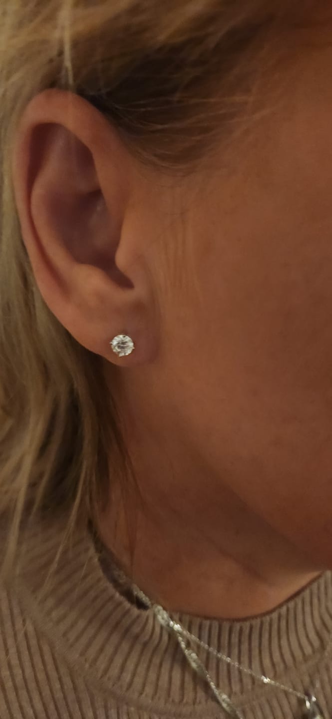 Customer photo review of Fashion Solitaire Round Moissanite Sterling Silver Necklace