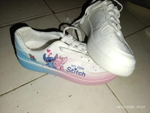 Customer photo review of Chaussures Stitch Décontractées