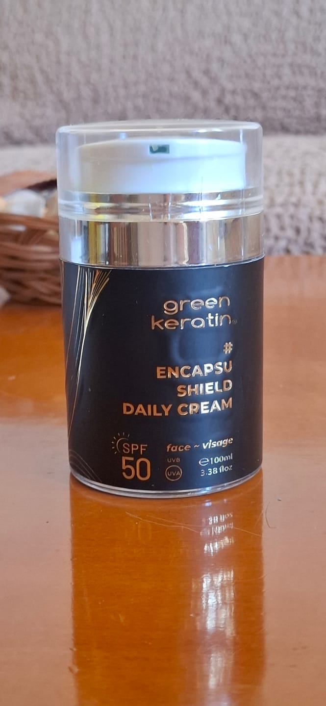 Customer photo review of ENCAPSUSHIELD SPF50 Crème pour le visage, 100ml