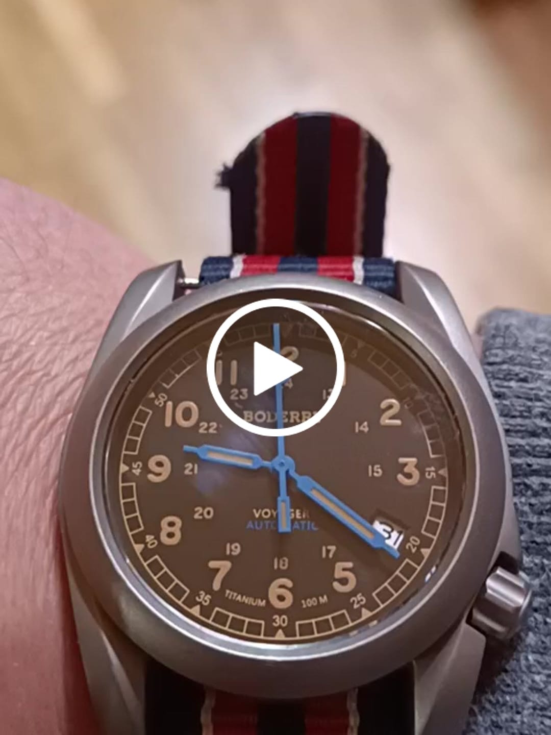Customer video review of VOYAGER - 100M Waterproof Titanium Automatic Field Watch | Vintage Noir