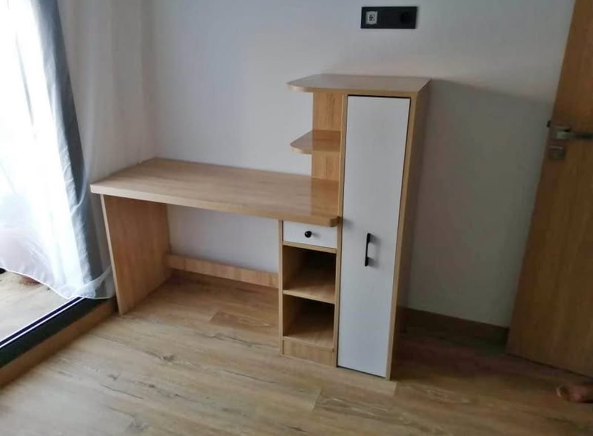 Customer photo review of Bureau Randy avec Bibliotheque en Bois