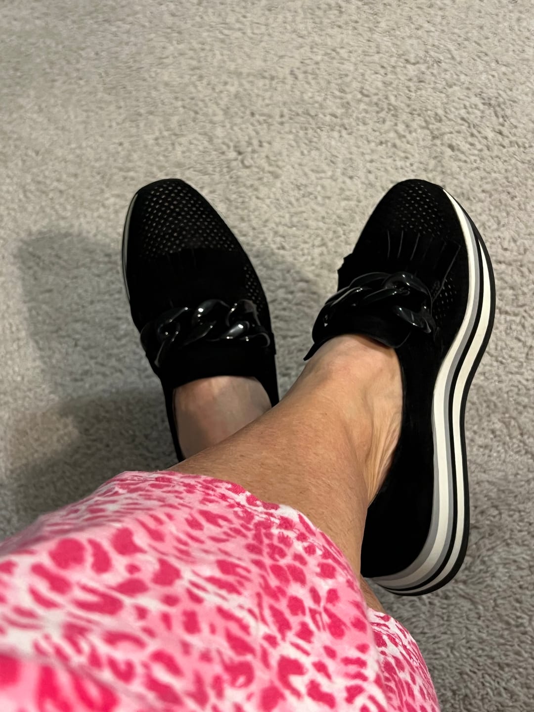 Customer photo review of Softwaves Cadie Grey Stripe Black W/Blk Chain