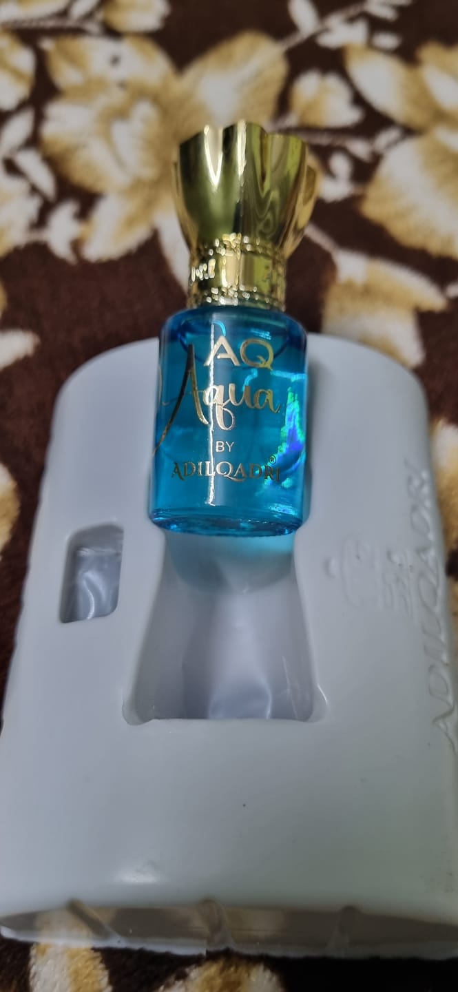 Customer photo review of AQ Aqua Luxury Attar Perfume