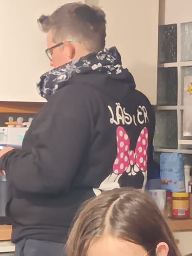 Customer photo review of Läster Schwester - Premium Hoodie Unisex