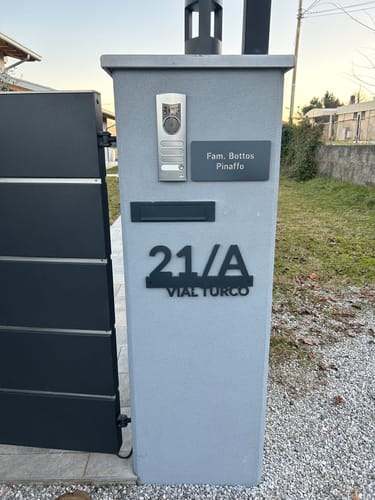 Customer photo review of Targhetta nomi e testi modello Stencil Horizontal