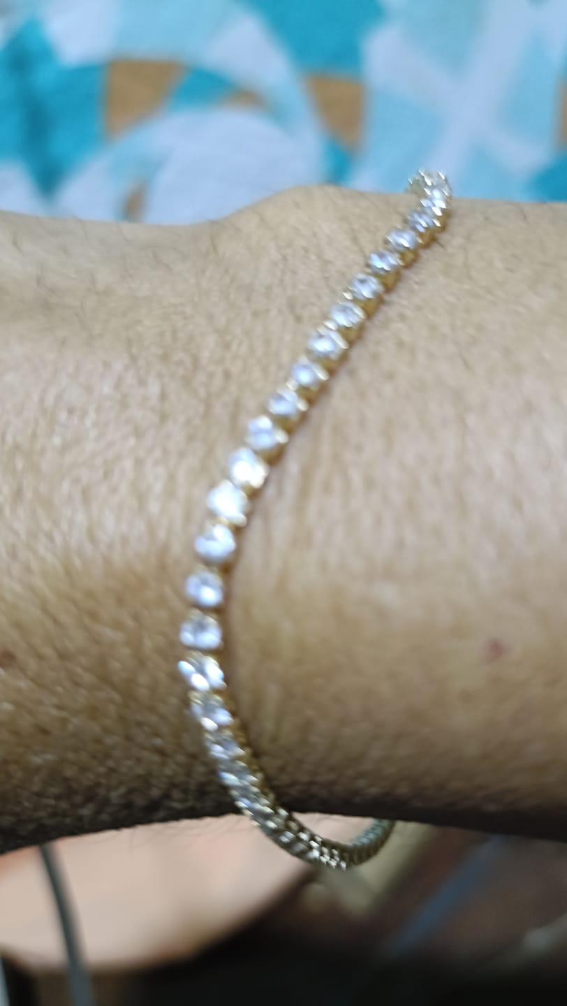 Customer photo review of Pulsera Tenis en Oro laminado 18k