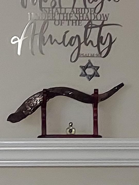 Customer photo review of Wood Stand For Kudu Shofar