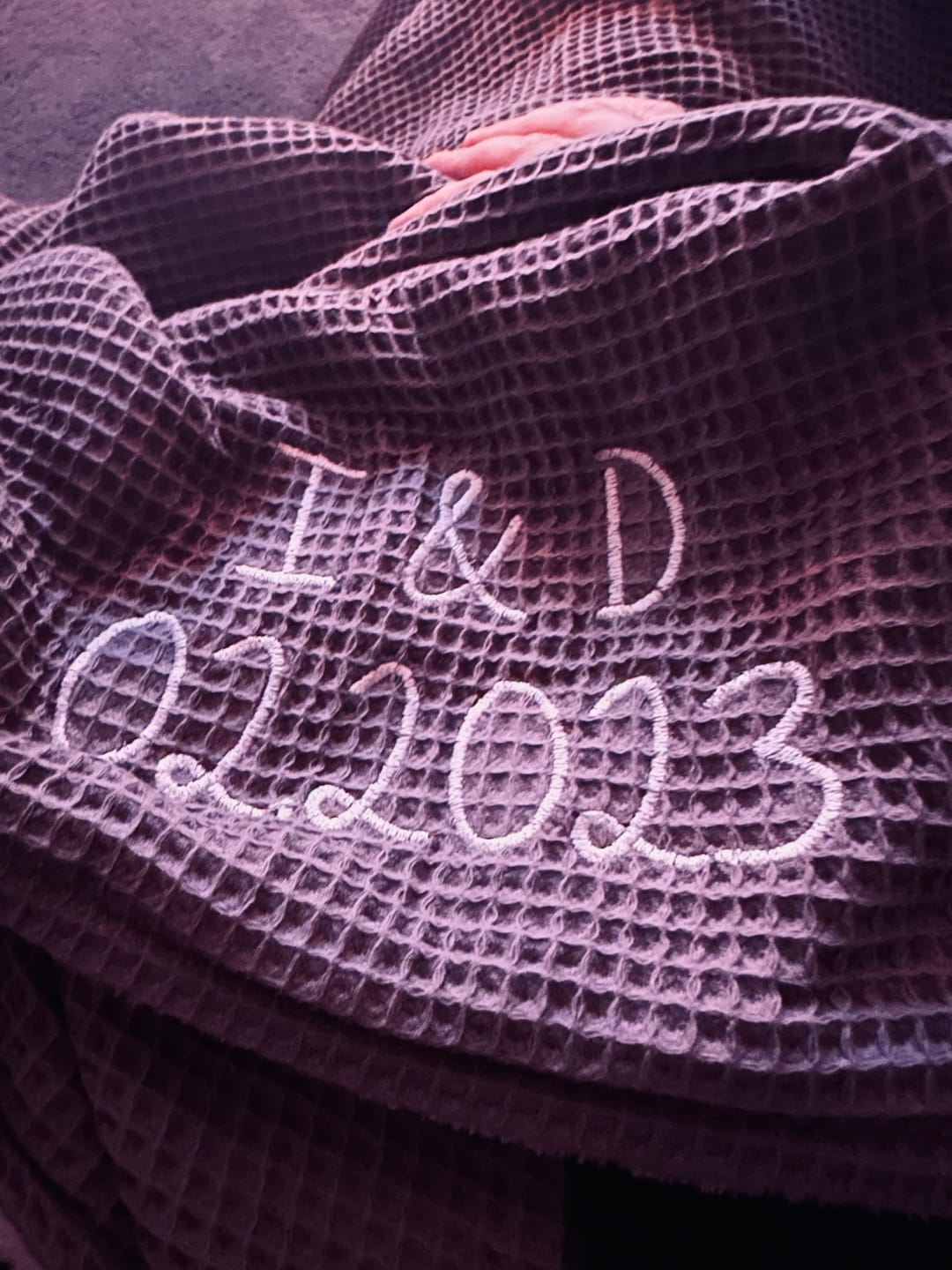 Customer photo review of Kuscheldecke "Vollkommen" Grau • Gletschergrau