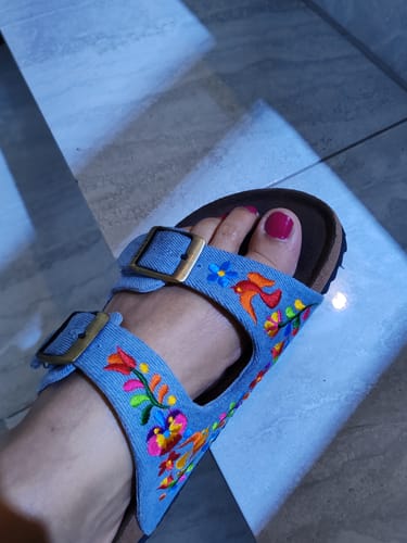 Customer photo review of SANDALIA ZIPOLITE CANARIOS