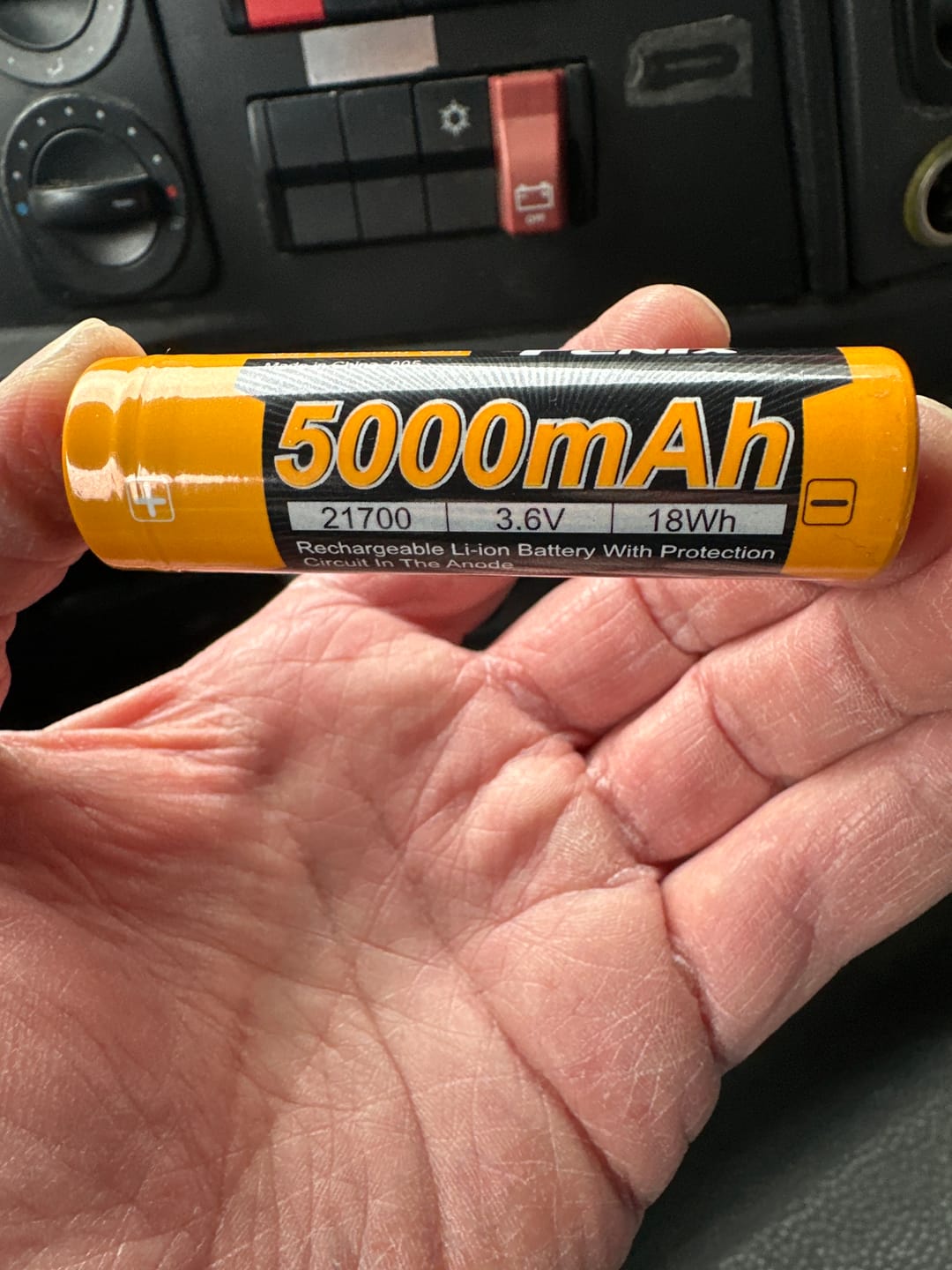 Customer photo review of Fenix ARBL21-5000 V2.0 - Batterie 21700 - 3,6V 5000mAh