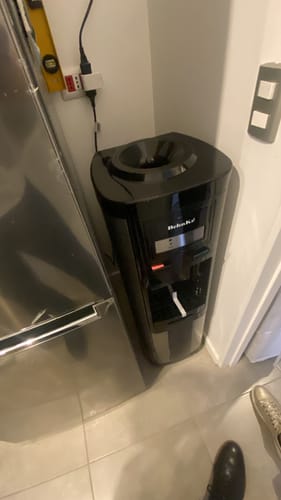 Customer photo review of Dispensador de pedestal agua fría y caliente inox