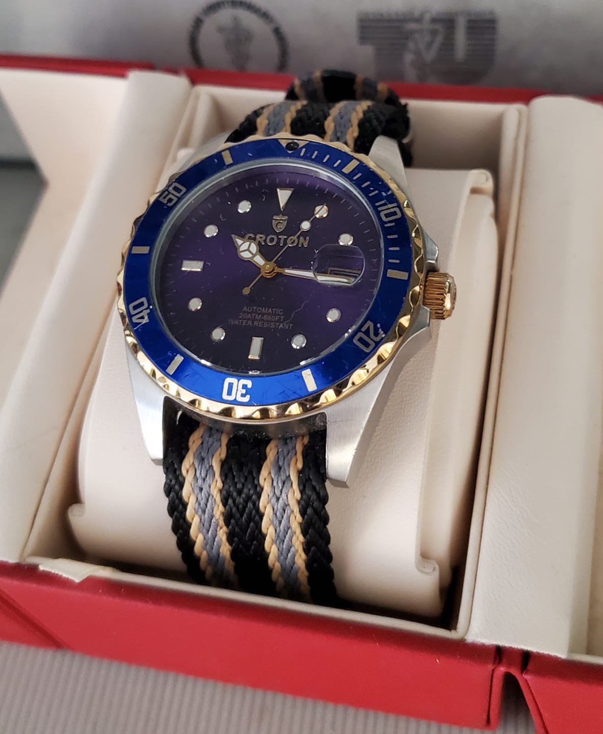 Customer photo review of SharkFin - Bond 2021