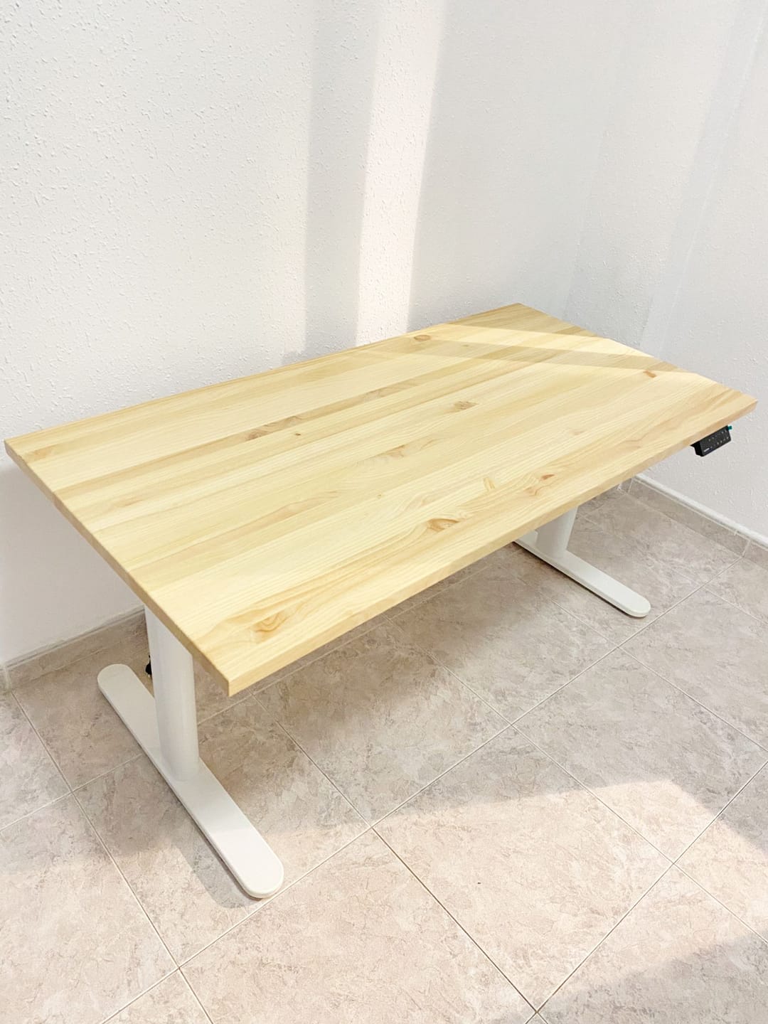 Customer photo review of Maidesite TH2 Pro Plus-Marco de Escritorio Eléctrico Elevable en Altura Doble Motor