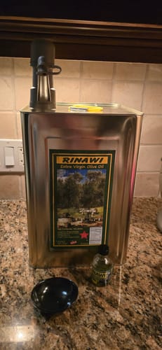 Customer photo review of Rinawi Extra Virgin Olive Oil 18L Tin Can - Free Shipping to Canada