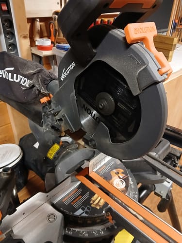 Customer photo review of Lame bois TCT 255mm 40 dents alésage 25,4mm pour scie à onglet et scie sur table