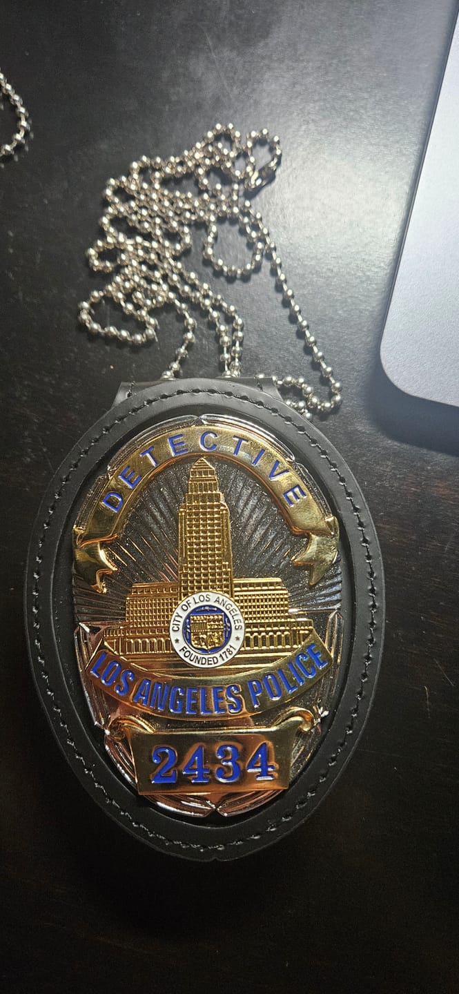 Customer photo review of LAPD Los Angeles Police Detective Badge Solid Copper Replica Movie Props With Number 2516