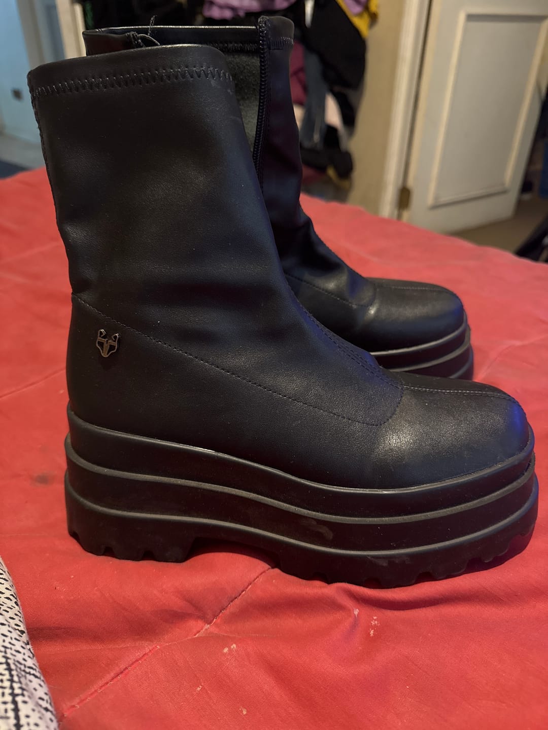 Customer photo review of Botín Plataforma Negra Mujer 36034