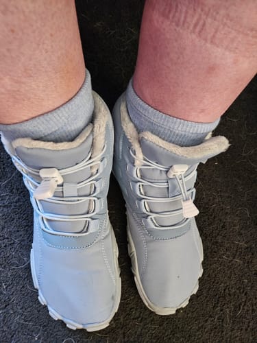 Customer photo review of Caspar Pro - Non-slip & Water-Resistant Winter Barefoot Shoe