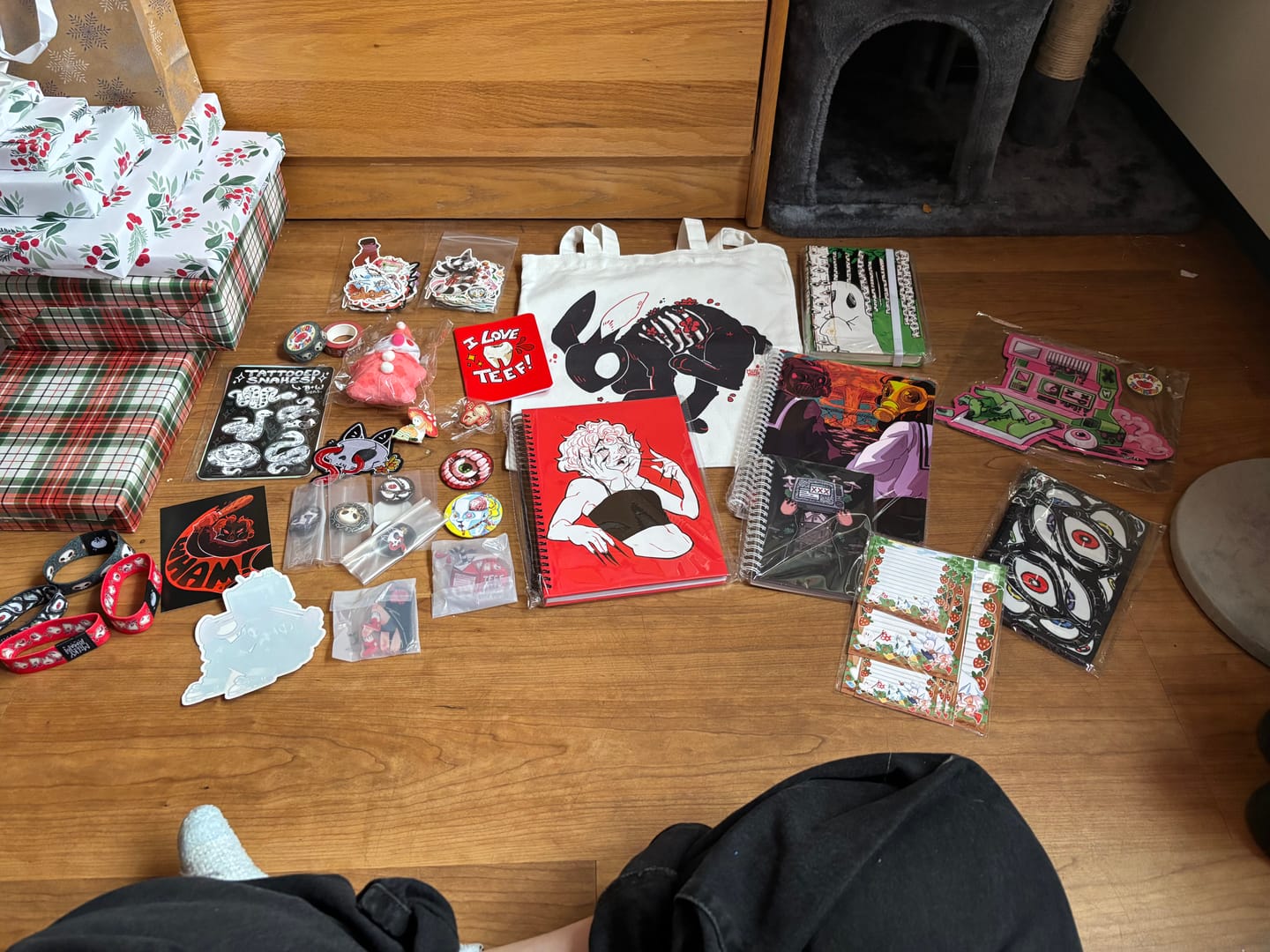 Customer photo review of Creepy Mystery Gift Box