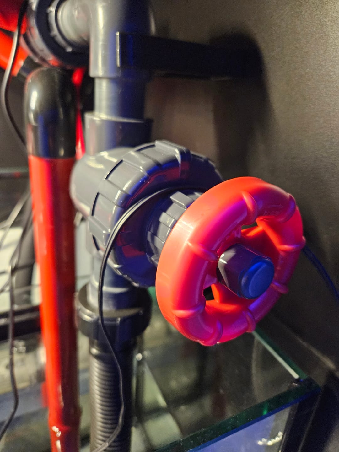 Customer photo review of PVC Absperrhahn / Absperrventil grau / rot 32mm
