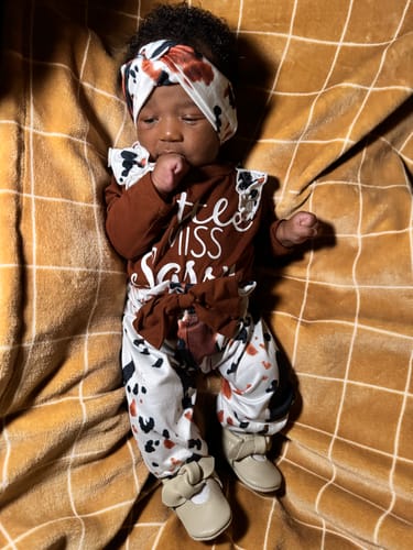 Customer photo review of Newborn Birch Knotted Bow Baby Shoe