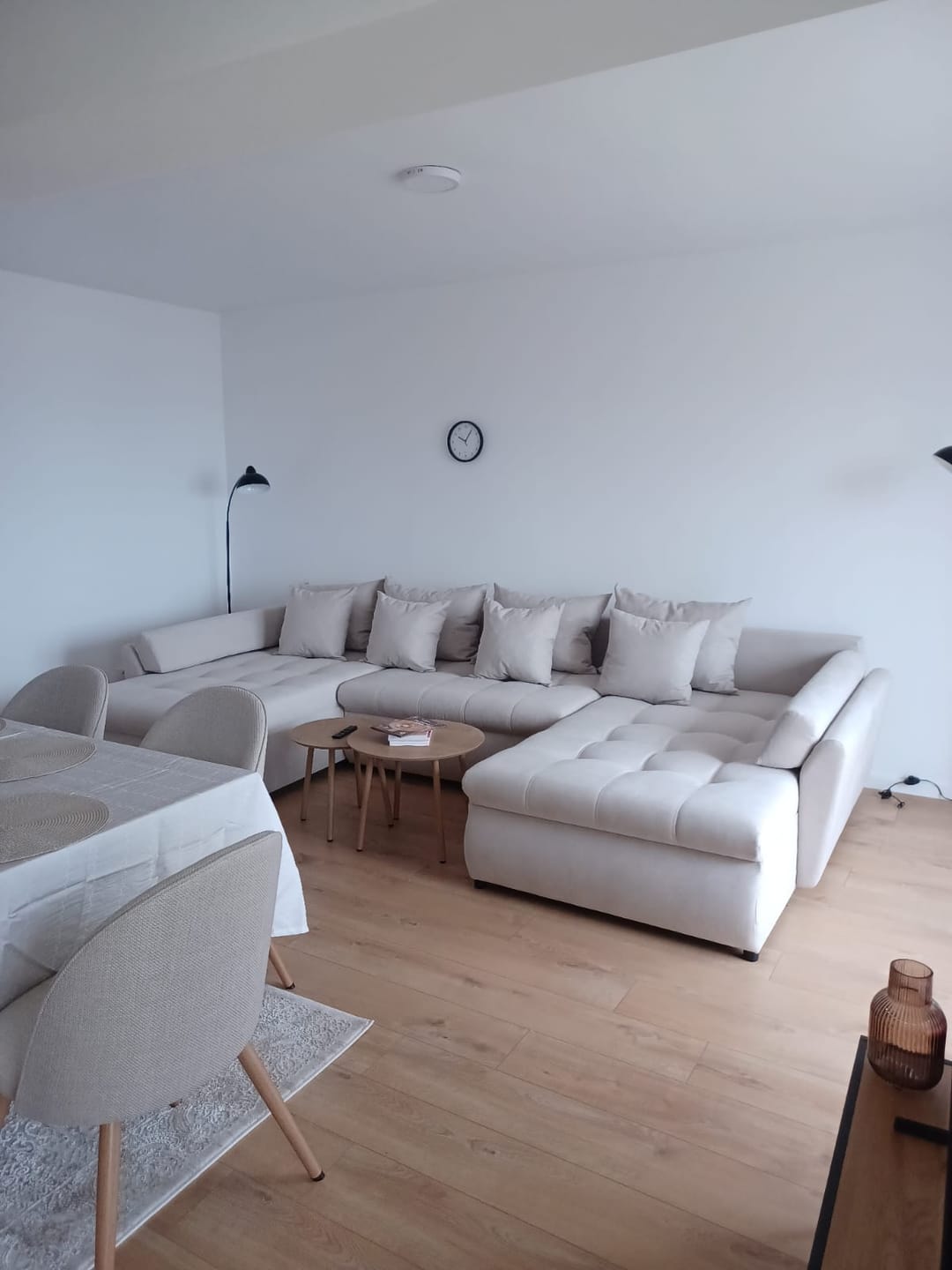 Customer photo review of Colțar extensibil dumonde cu ladă de depozitare si sezut confortabil din spuma HR, Loana Bej U 355x185 cm