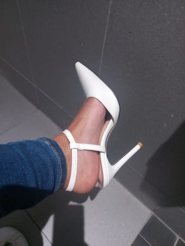 Customer photo review of Small Feet Women's Slingback Back Side Empty Heels MS351