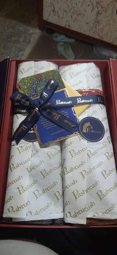 Customer photo review of Pashtush His And Her Set Of Jamawar Stole and Shawl With Premium Gift Box Packaging, Navy Blue and Maroon