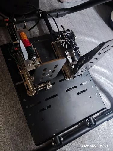 Customer photo review of Simsonn Racing Simulator ActivePedal Ultimate Black