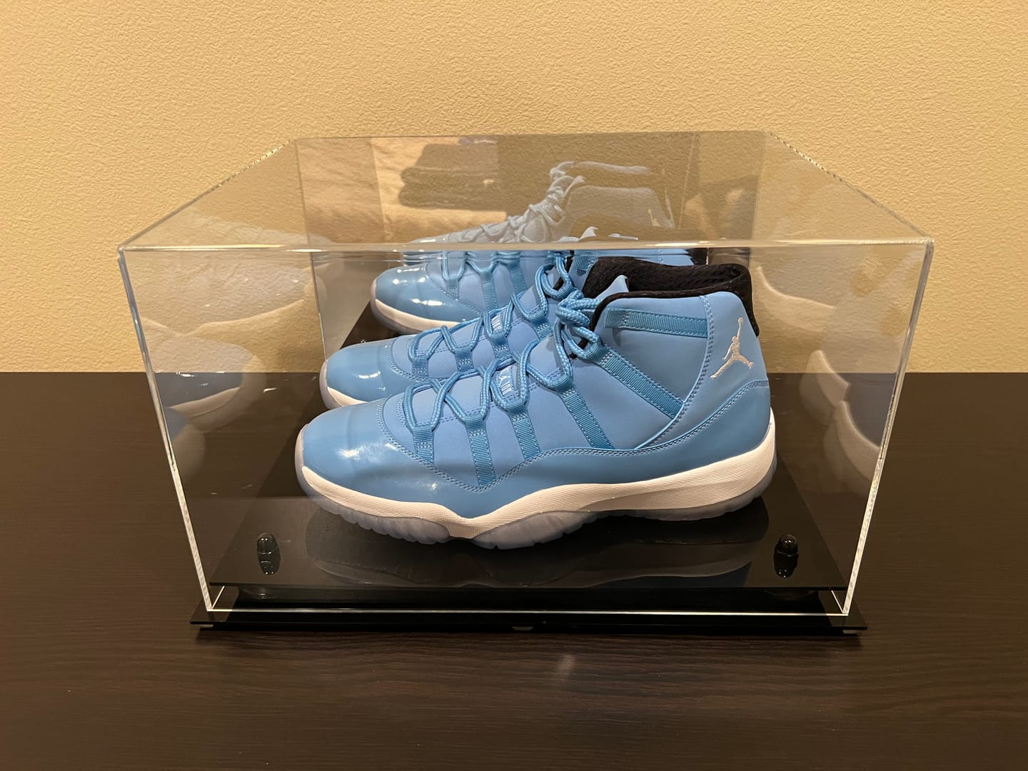 Customer photo review of Basketball Shoe Pair Display Case 15.25 X 12 X 9 Mirror (A082/V13)