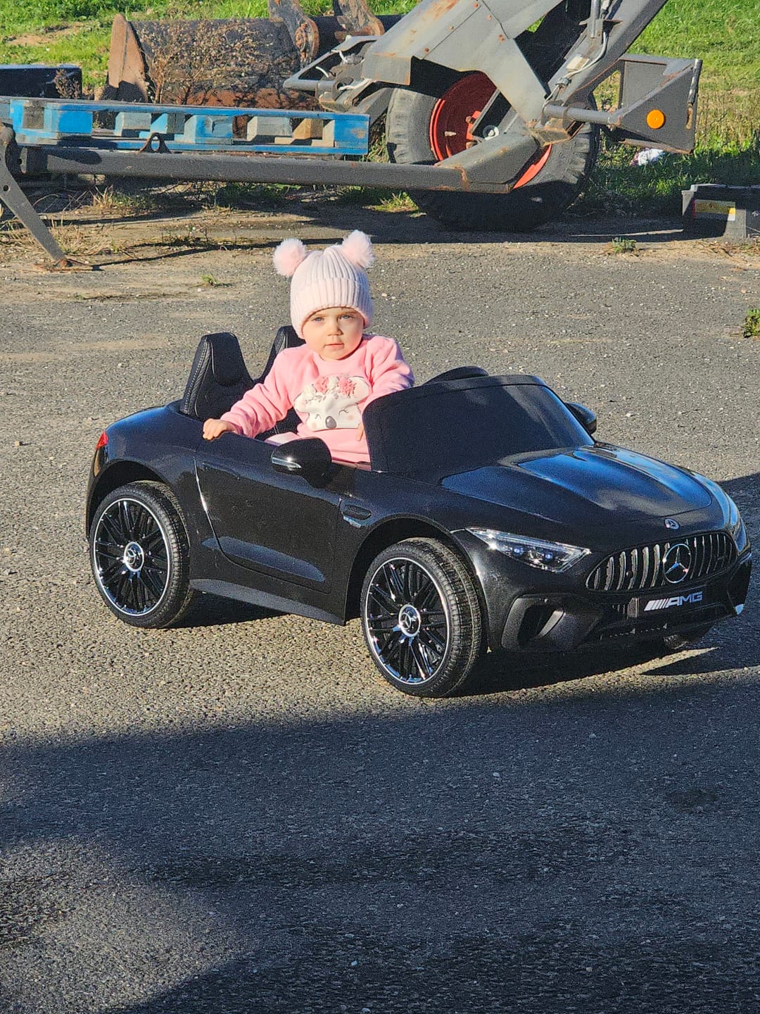 Customer photo review of Carro Elétrico para Criança MERCEDES SL63 Preto 4x4 2 LUGARES 24v c/ RODAS DE BORRACHA & ASSENTO EM PELE
