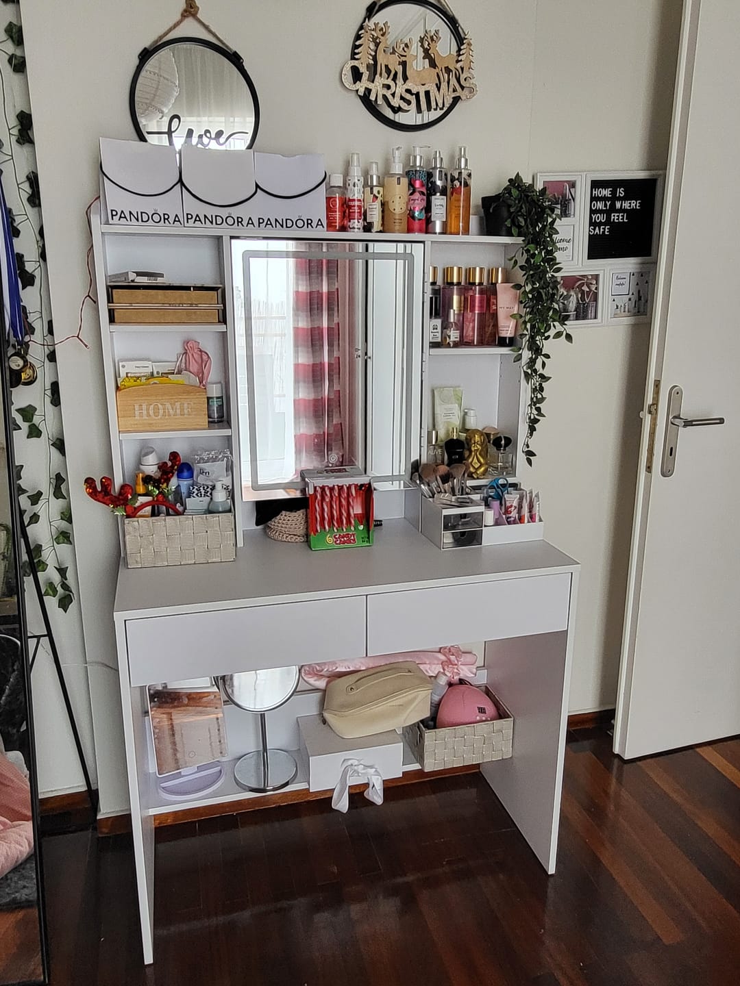 Customer photo review of Τραπέζι Μπουντουάρ Μακιγιάζ Tουαλέτας Κρεβατοκάμαρας Καθρέφτης Με Ντουλάπι Λευκό με Φωτισμό LED Ρυθμιζόμενη Φωτεινότητα RD-T123T14