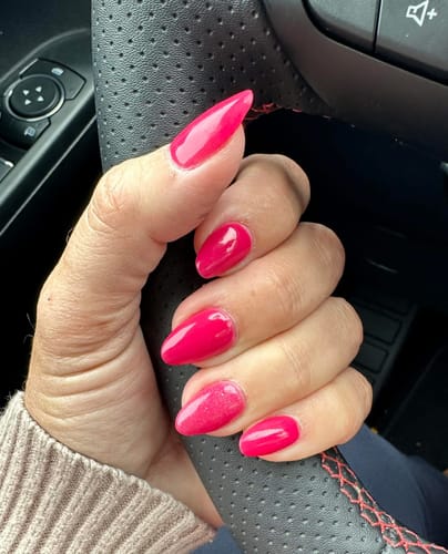 Customer photo review of D77 Bubbly Pink Shimmer Dip Powder