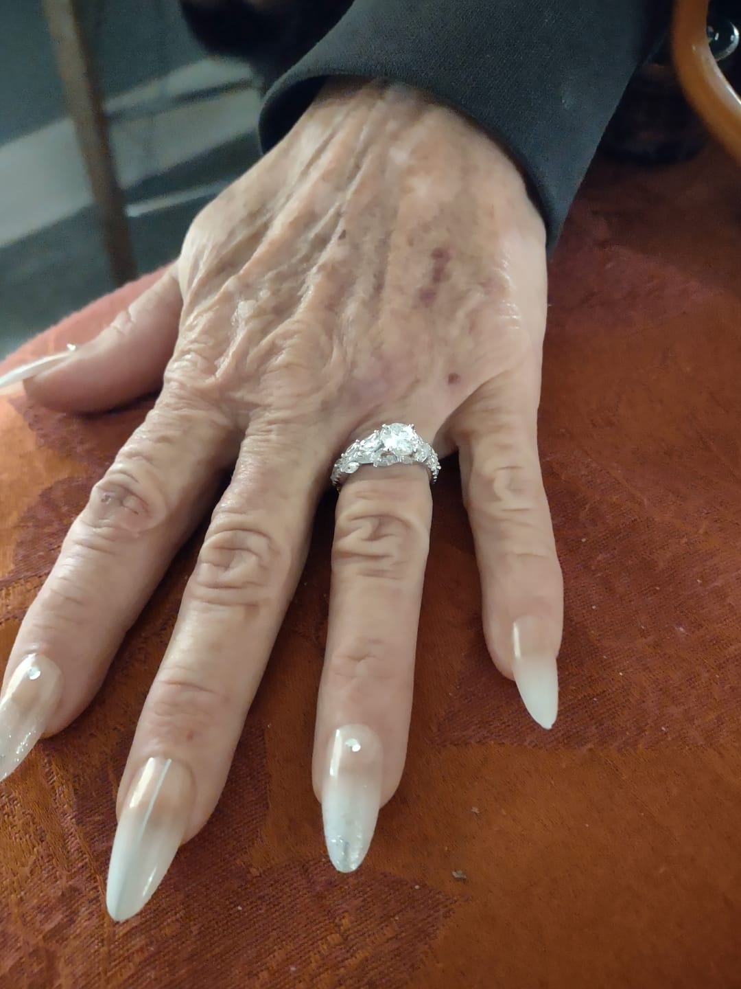 Customer photo review of Luxe Cluster Moissanite Twisted Engagement Ring
