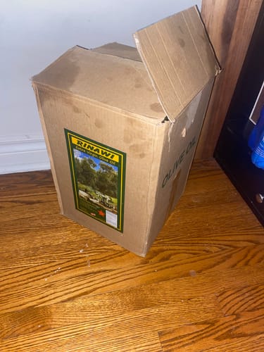 Customer photo review of Rinawi Extra Virgin Olive Oil 18L Tin Can - Free Shipping to Canada