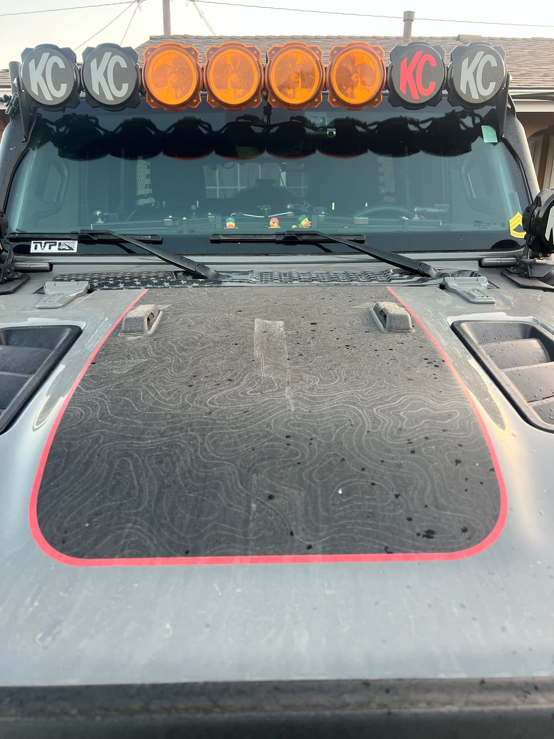 Customer photo review of Hood Graphic for RUBICON | Black Topo - fits Wrangler JL & Gladiator JT