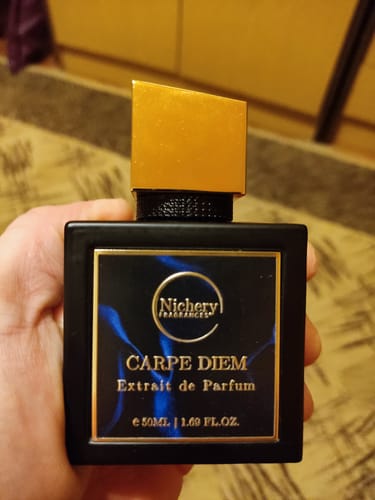 Customer photo review of Nichery Carpe Diem Extrait de Parfum - Férfi 50ml