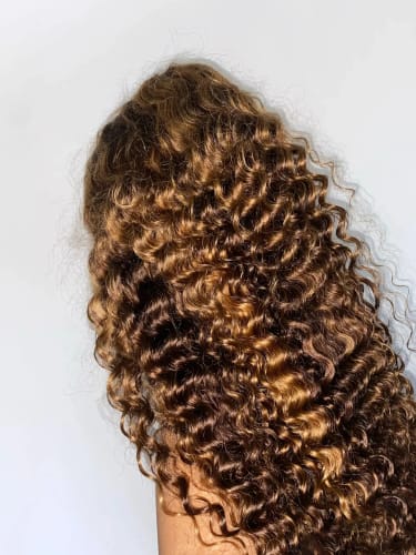 Customer photo review of Balayage Piano Highlights Water Wave Wigs Glueless Ombre Hair Pre-cut HD Lace Human Hair Wig