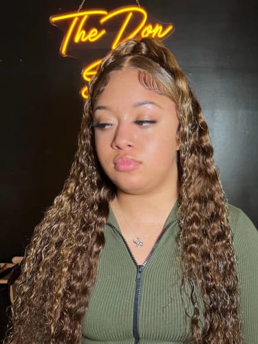 Customer photo review of Balayage Piano Highlights Water Wave Wigs Glueless Ombre Hair Pre-cut HD Lace Human Hair Wig