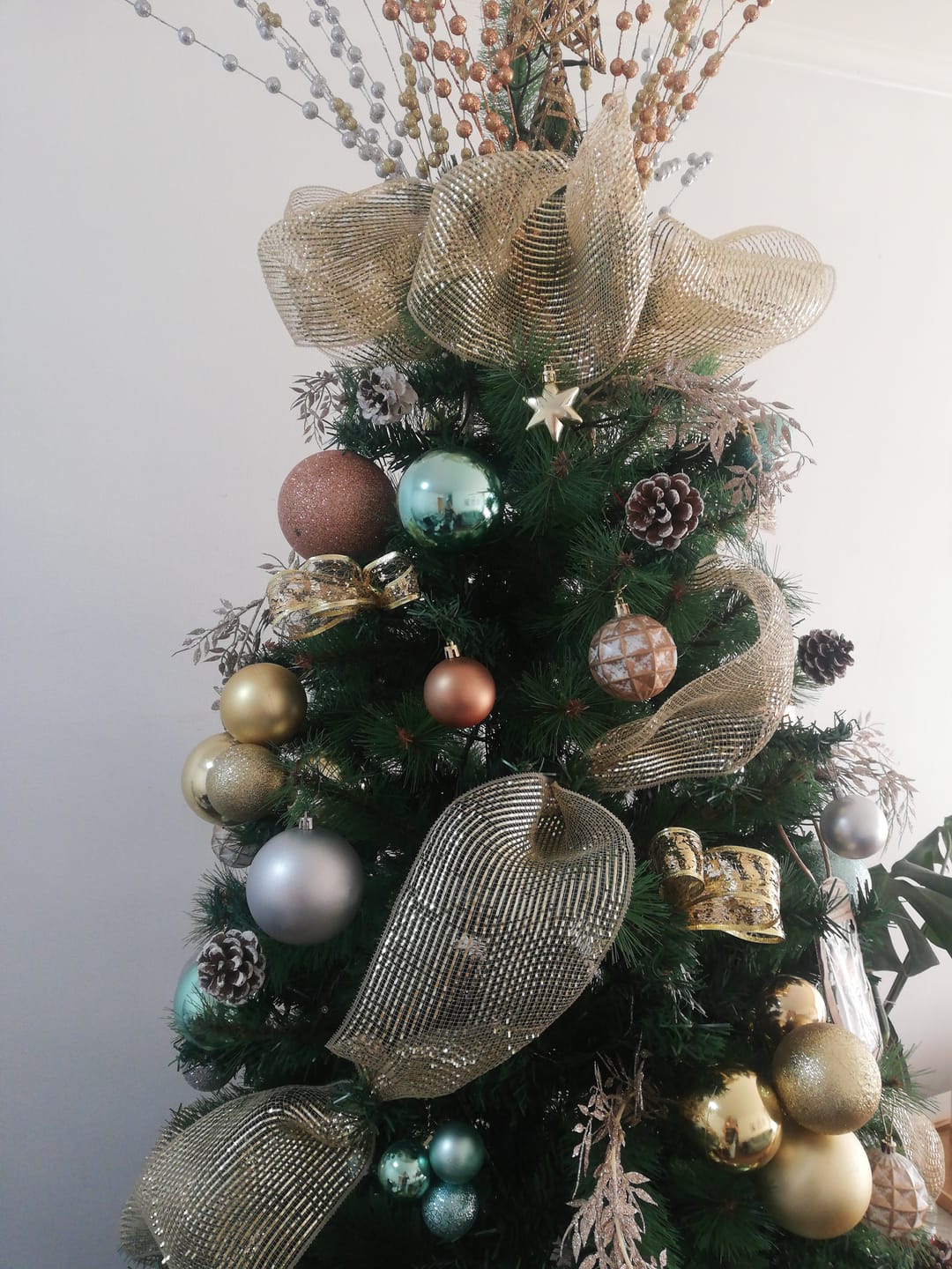 Customer photo review of Malla Decorativa para Árbol Navidad de 15 cm x 8 Metros Champan Brillante