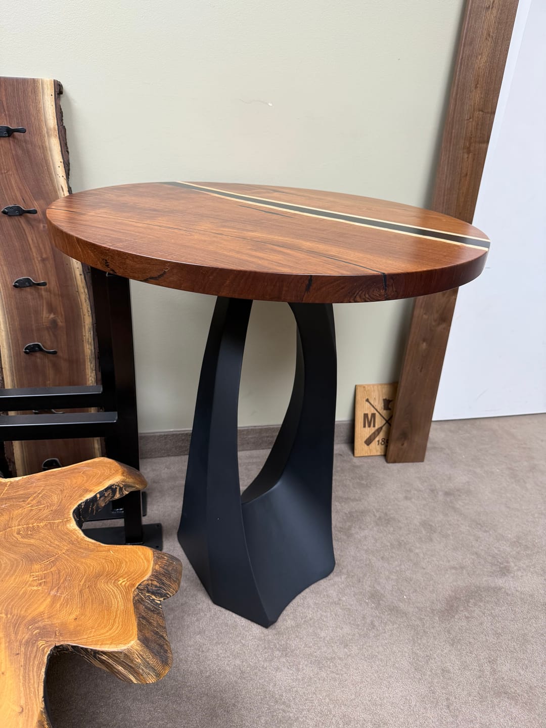 Customer photo review of Counter Table Base 614 Tulipe 34H Mid-Century Modern Style