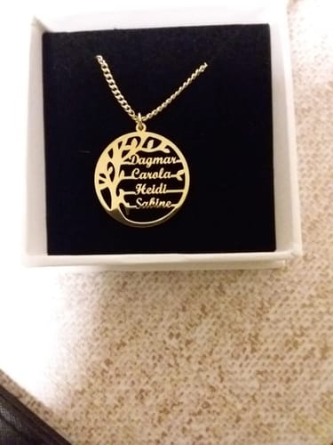 Customer photo review of Lebensbaum Kette mit personalisierten Namen