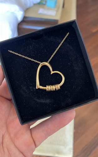 Customer photo review of Herz Halskette mit personalisierten Beads